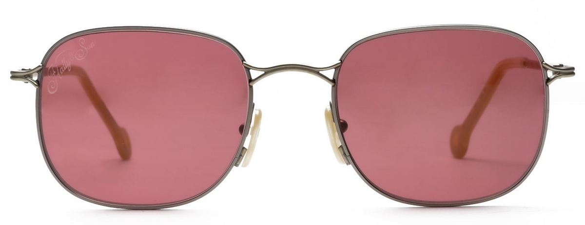 Color_HS002S82 - Silver / Red