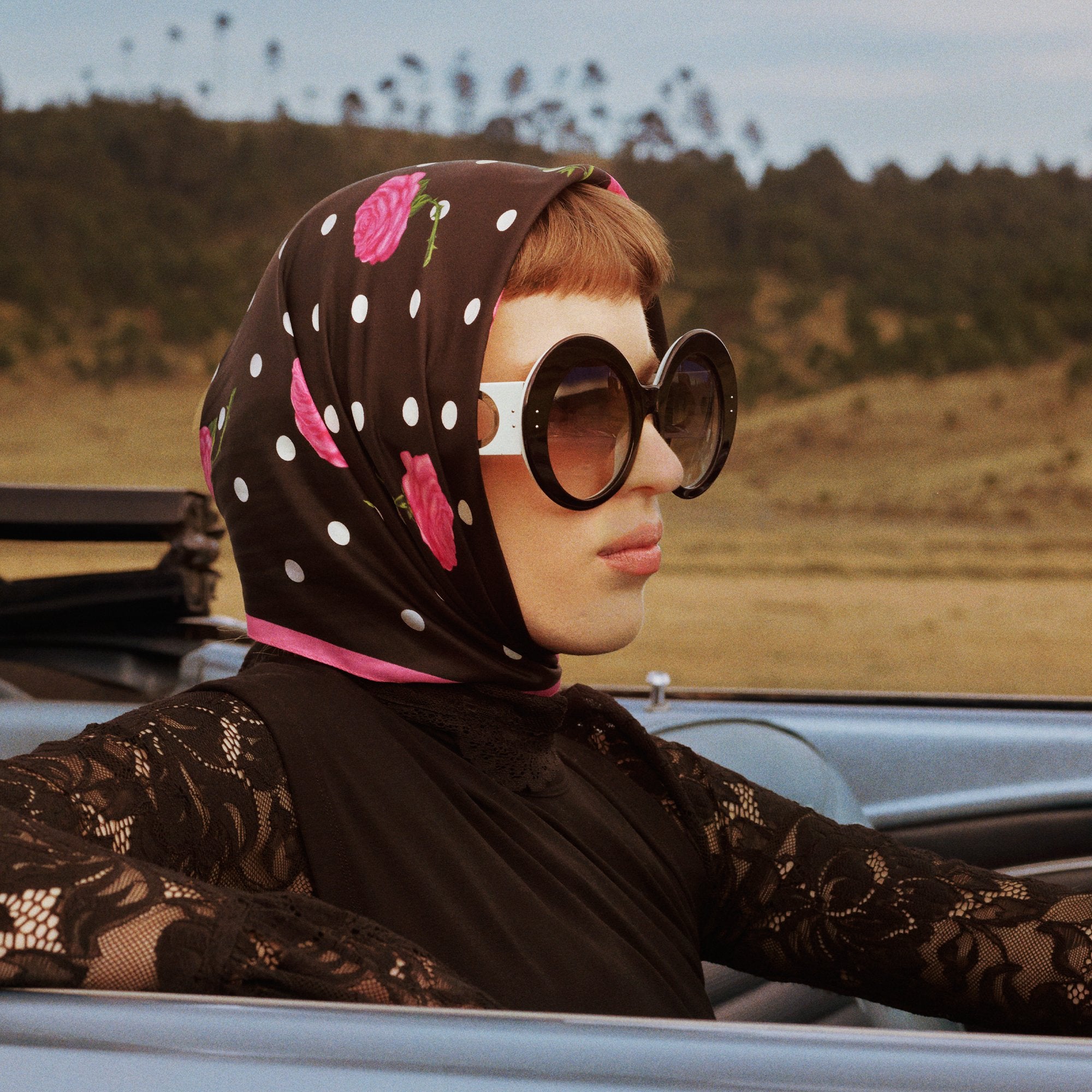 Color_LFL1120C5SUN - Paco Rabanne Donyale Oversized Sunglasses in Black and White