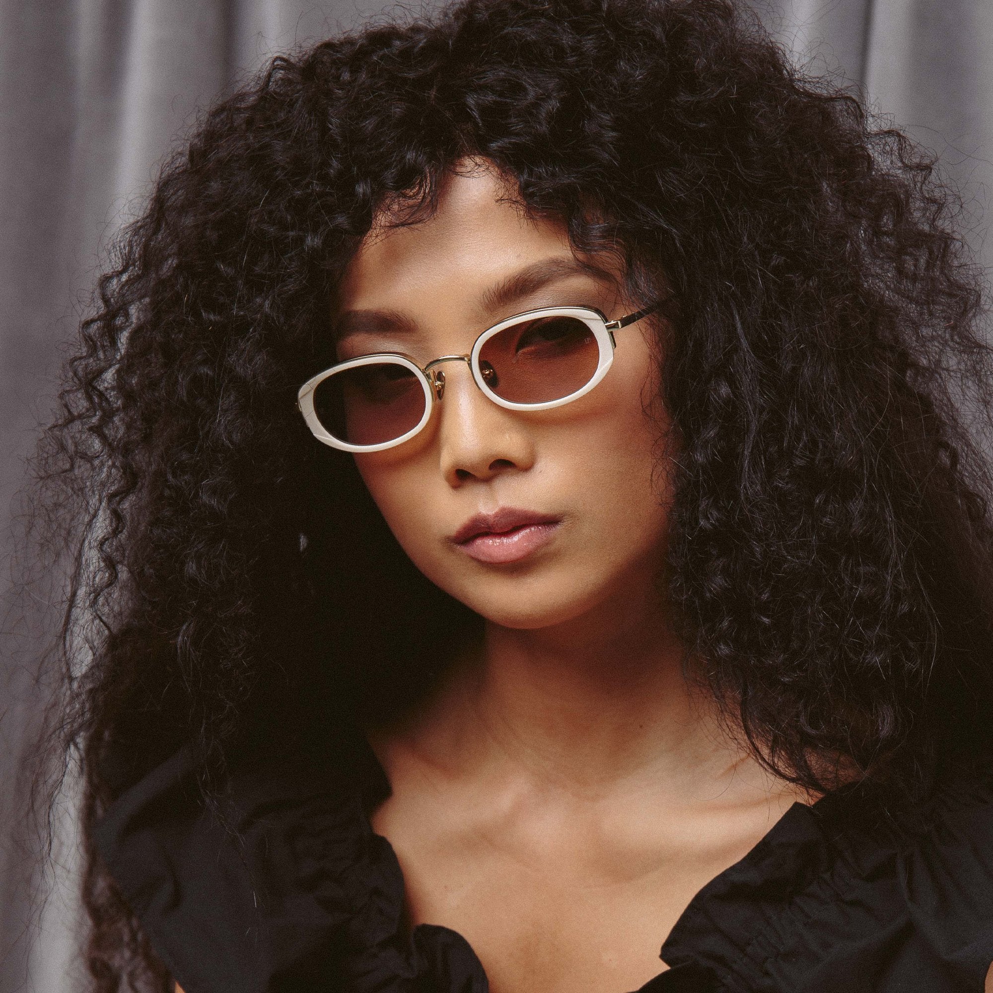 Color_LFL1142C3SUN - Rosie Oval Sunglasses in Nectarine