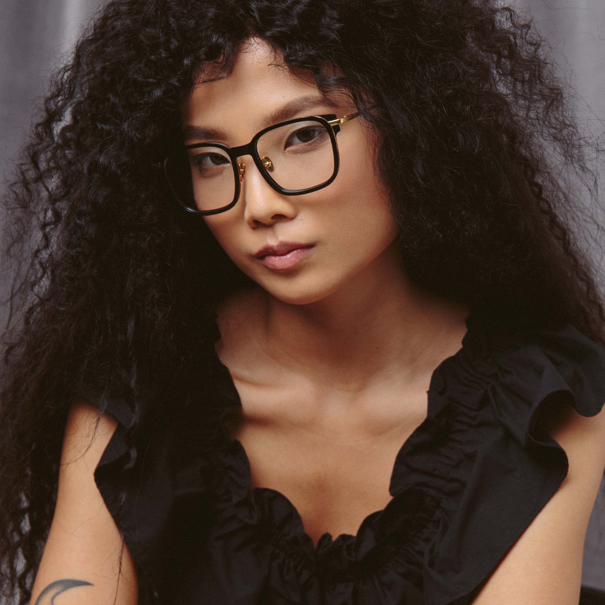 Color_LFL1185C1OPT - Franklin Optical Rectangular Frame in Black and Yellow Gold