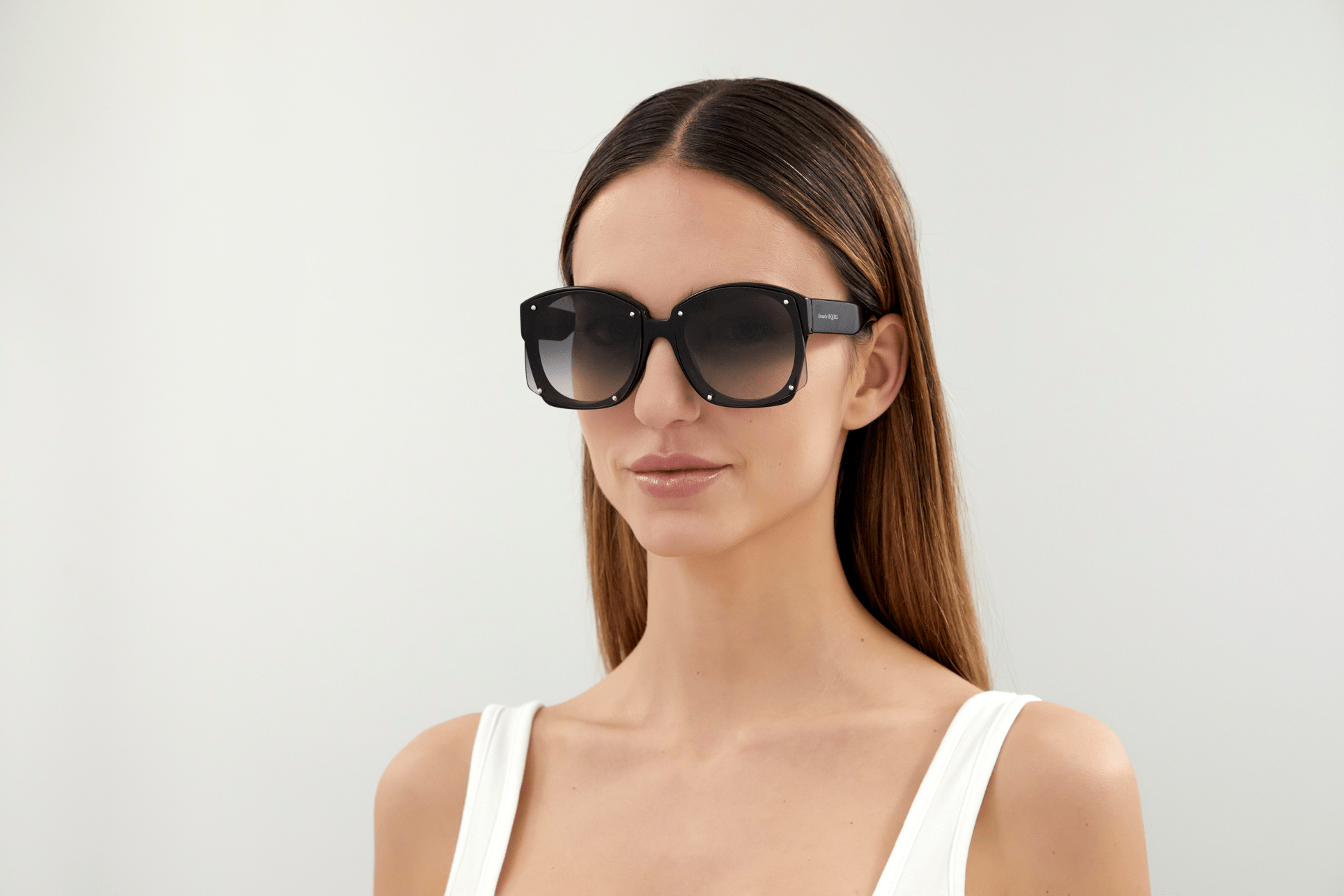 Color_Alexander McQueen AM0334S