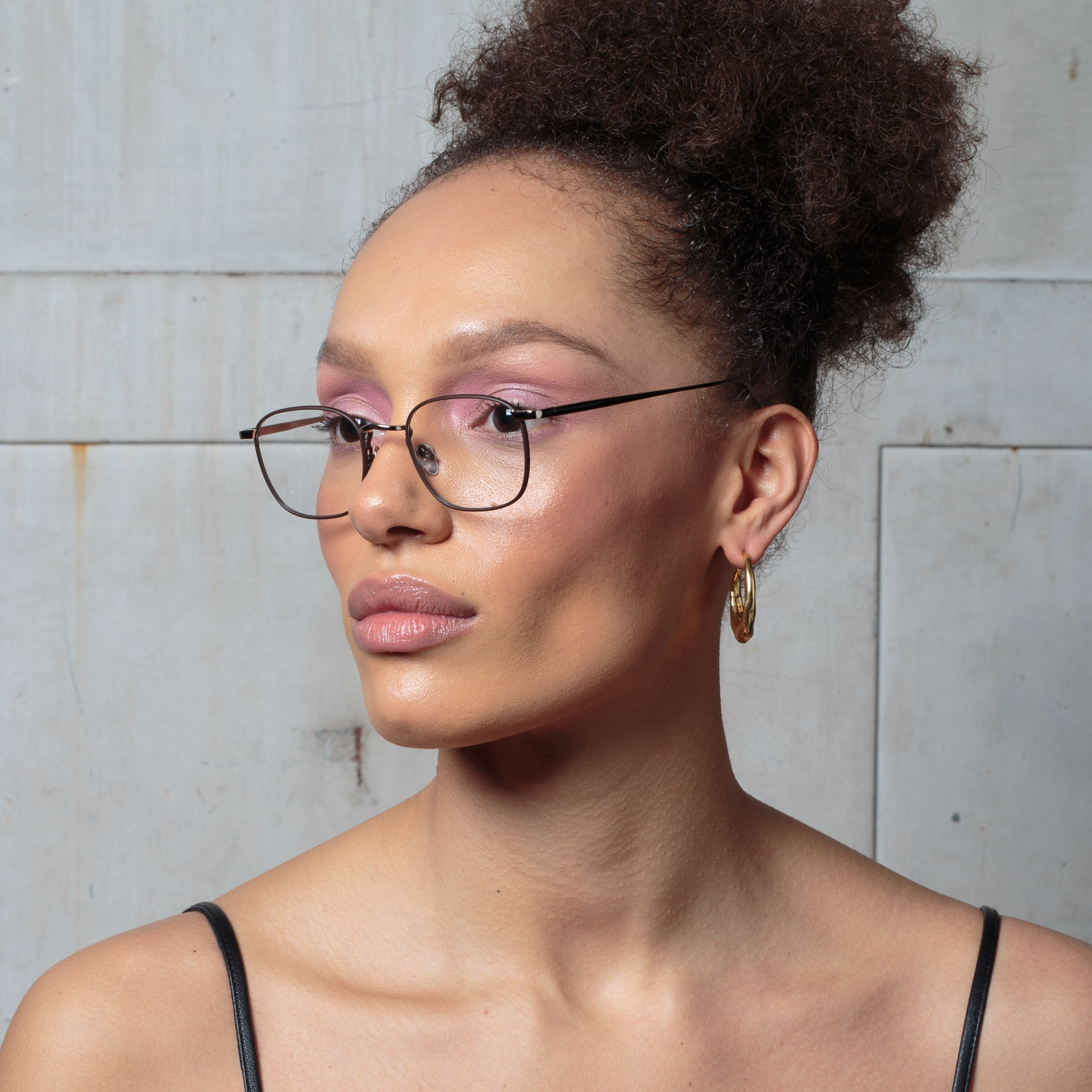 Color_LFL1228C1OPT - Hendrik Oval Optical Frame in Yellow Gold and Black